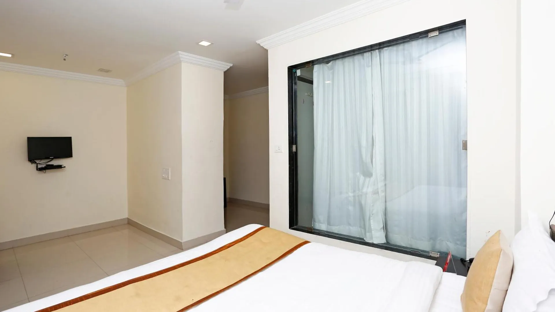 אודייפור Hotel O Golden Wings